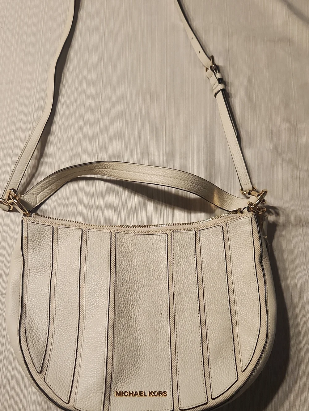 Michael Kors Cream Leather Shoulder Bag with Gold Hardware